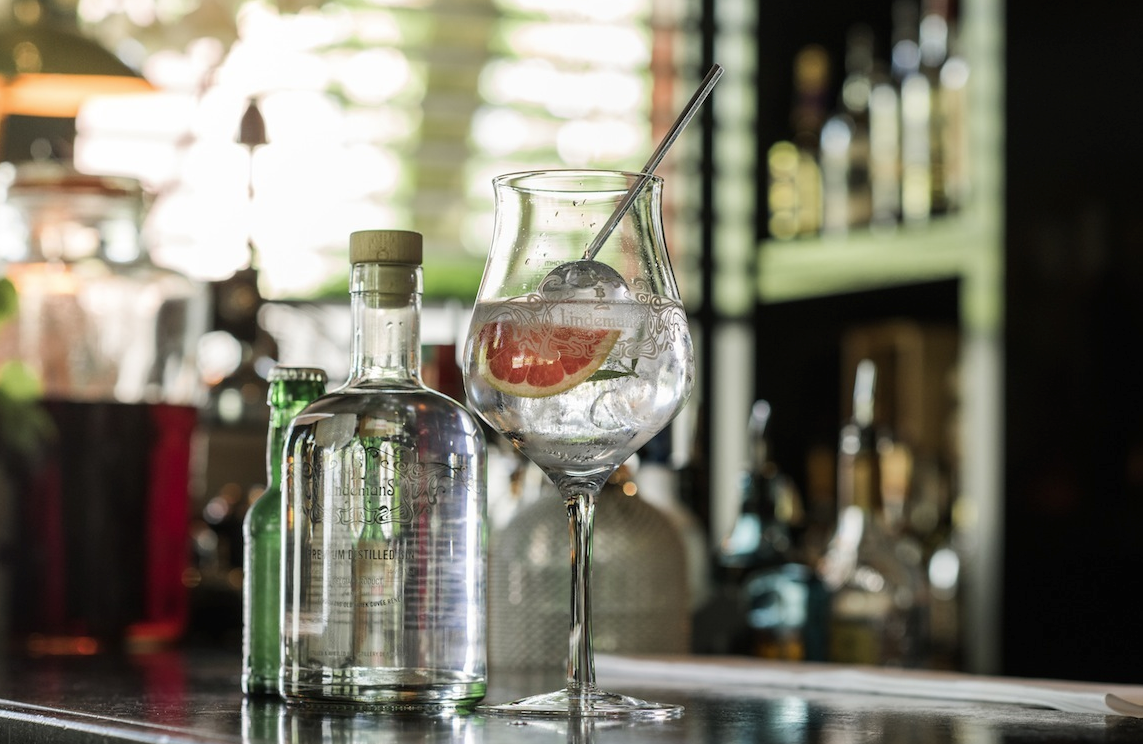 Lindemans Clear Gin & Tonic recipe